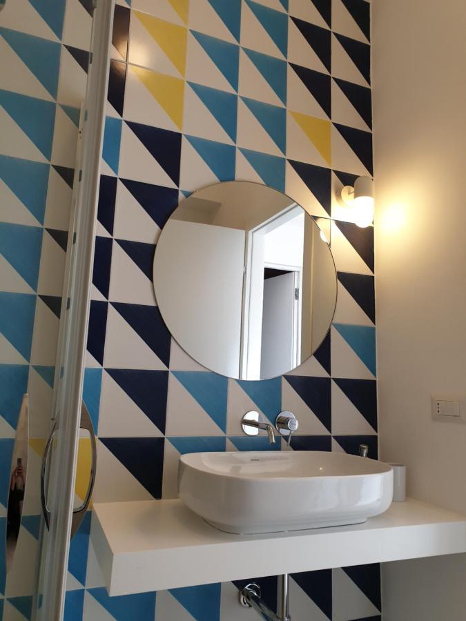 Oasi Al Centro Con Parcheggio Bed & Breakfast Salerno Bagian luar foto