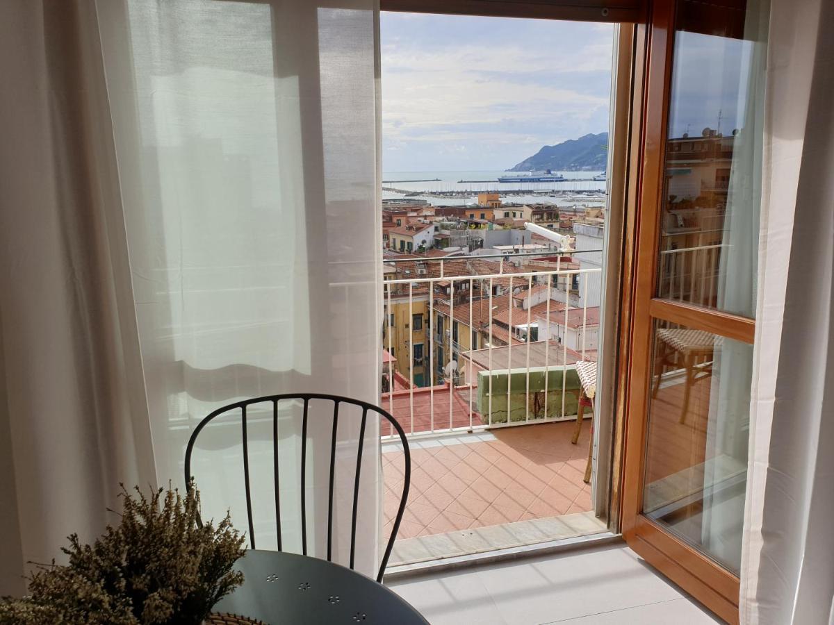 Oasi Al Centro Con Parcheggio Bed & Breakfast Salerno Bagian luar foto