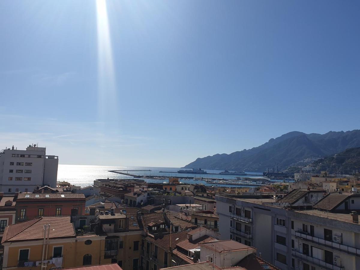 Oasi Al Centro Con Parcheggio Bed & Breakfast Salerno Bagian luar foto