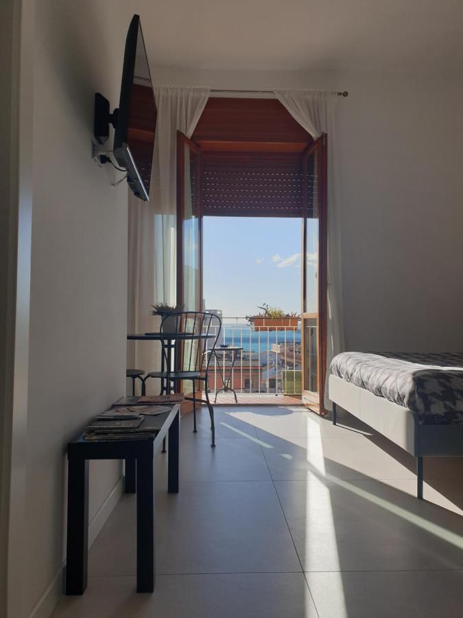 Oasi Al Centro Con Parcheggio Bed & Breakfast Salerno Bagian luar foto