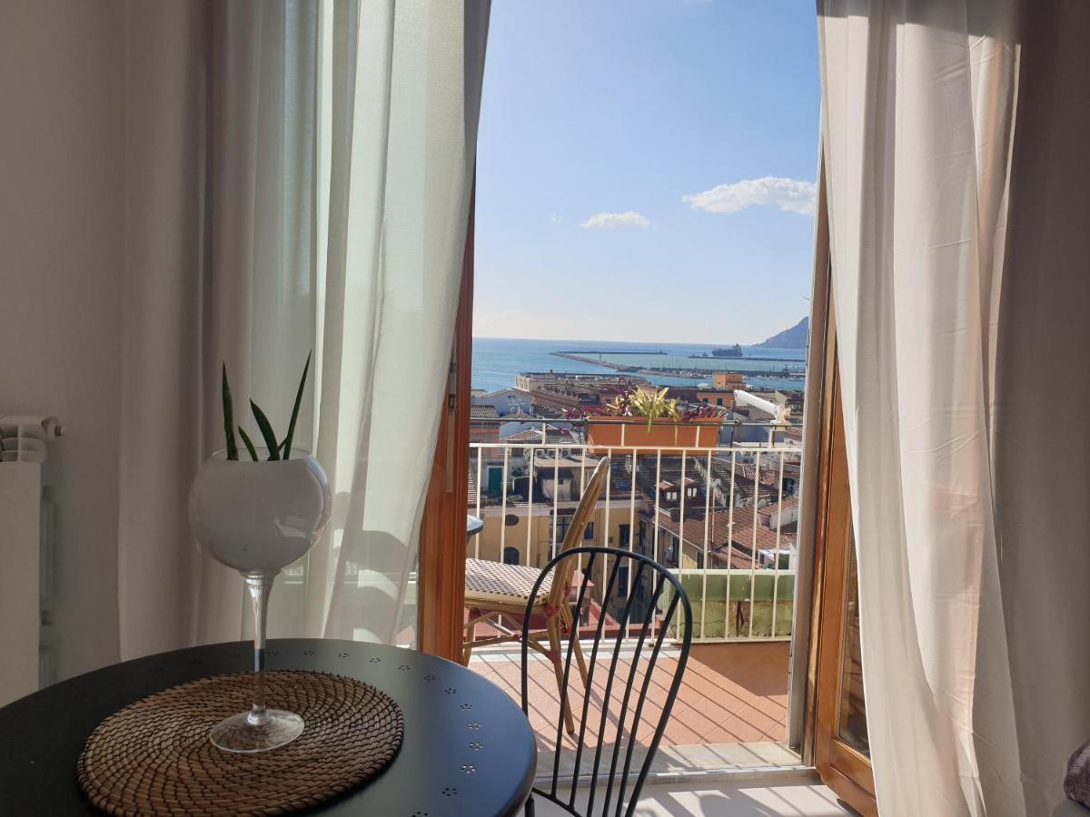 Oasi Al Centro Con Parcheggio Bed & Breakfast Salerno Bagian luar foto