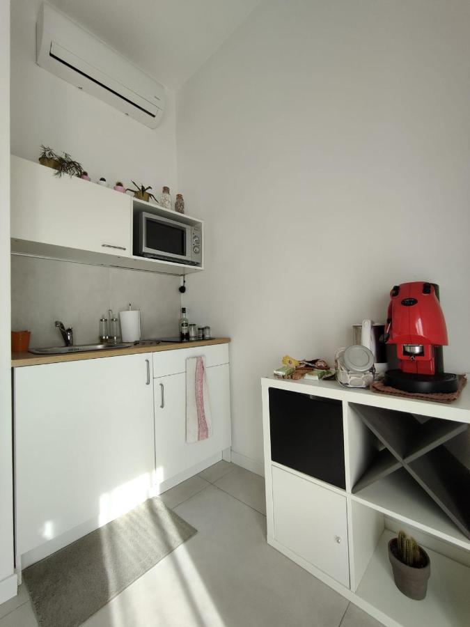 Oasi Al Centro Con Parcheggio Bed & Breakfast Salerno Bagian luar foto