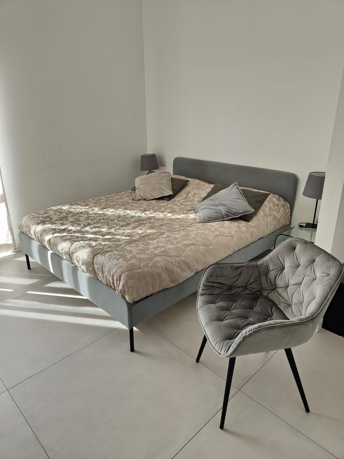 Oasi Al Centro Con Parcheggio Bed & Breakfast Salerno Bagian luar foto