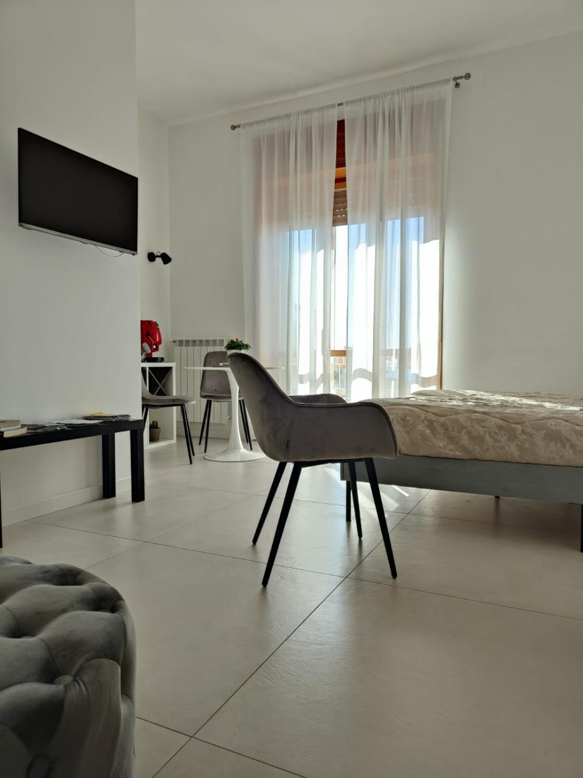 Oasi Al Centro Con Parcheggio Bed & Breakfast Salerno Bagian luar foto