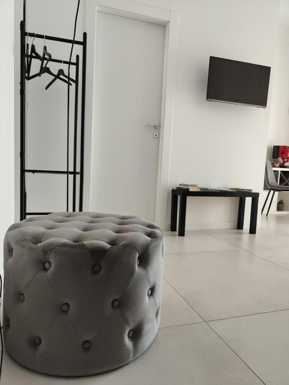 Oasi Al Centro Con Parcheggio Bed & Breakfast Salerno Bagian luar foto